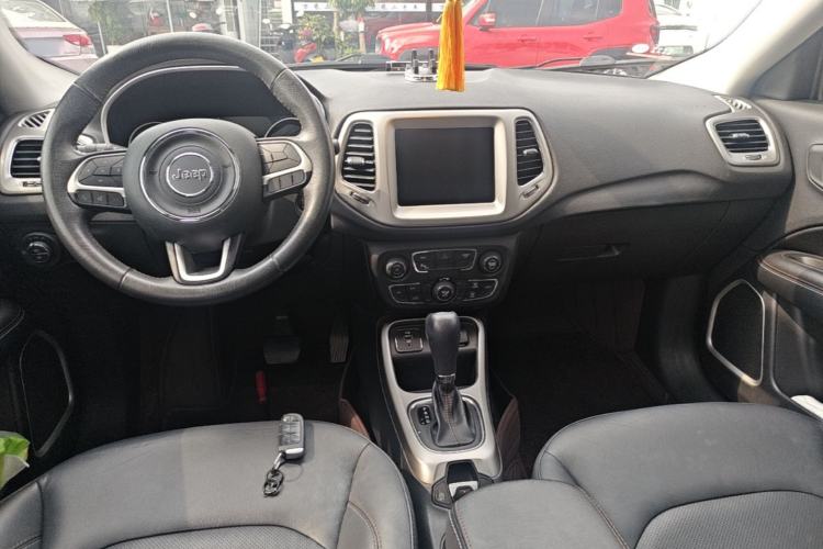 Used Jeep Compass 2019 200T Automatic Family Edition - Connected Large Screen Version Center Console