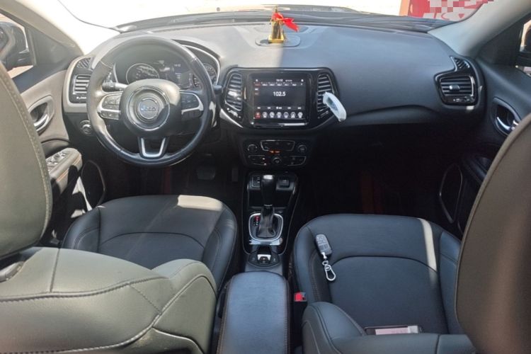 Used Jeep Compass 2019 220T Automatic Family Edition Center Console