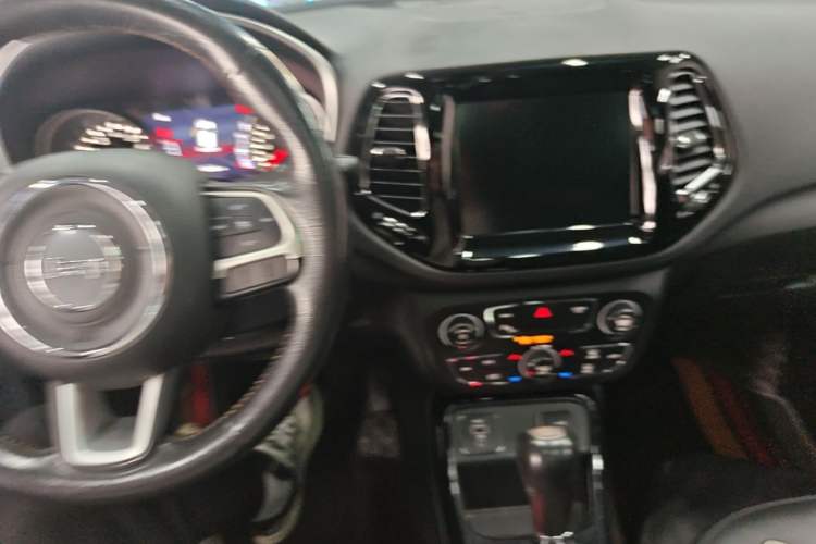 Used Jeep Compass 2019 220T Automatic Family Edition Center Console
