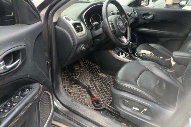 Used Jeep Compass 2019 200T Automatic Family Edition - Connected Large Screen Version Driver Seat