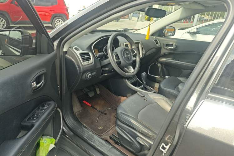 Used Jeep Compass 2019 200T Automatic Family Edition - Connected Large Screen Version Driver Seat