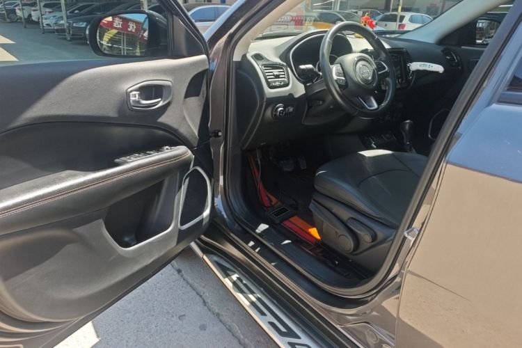 Used Jeep Compass 2019 220T Automatic Family Edition Driver Seat