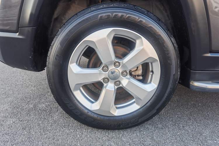 Used Jeep Compass 2019 220T Automatic Family Edition Exterior 9
