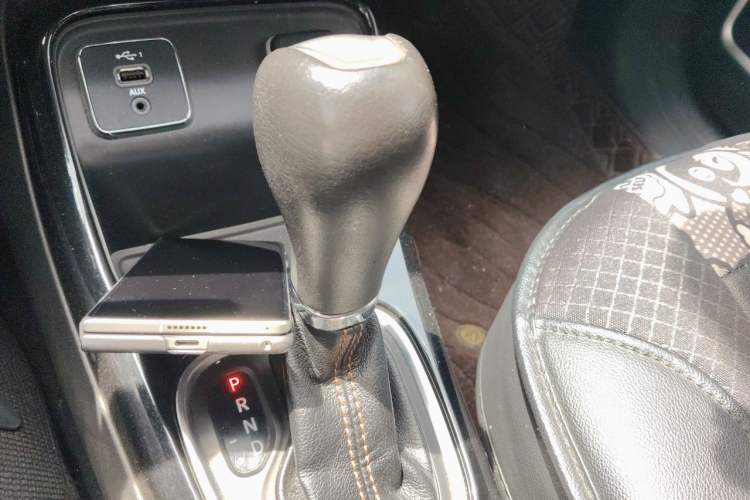 Used Jeep Compass 2019 220T Automatic Family Edition Gear Lever