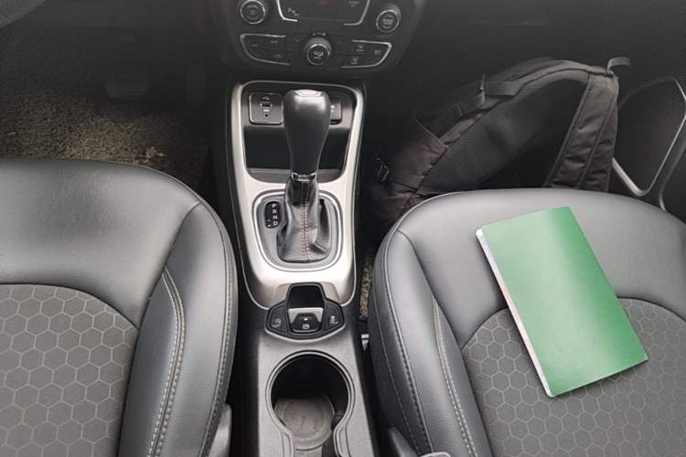 Used Jeep Compass 2019 200T Automatic Enjoyment - Connected Large Screen Version Gear Lever
