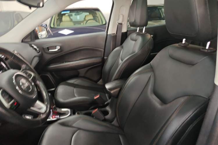 Used Jeep Compass 2019 220T Automatic Family Edition Left Front Seat