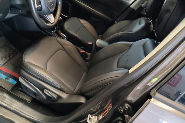Used Jeep Compass 2019 220T Automatic Family Edition Left Front Seat