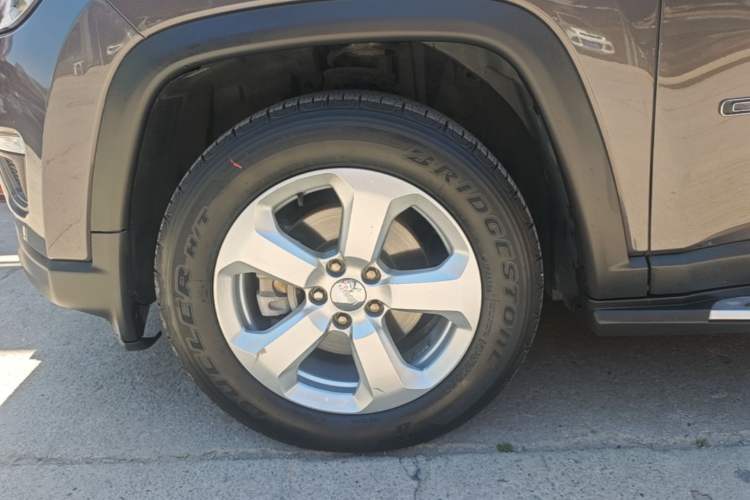 Used Jeep Compass 2019 220T Automatic Family Edition Left Front Wheel Hub