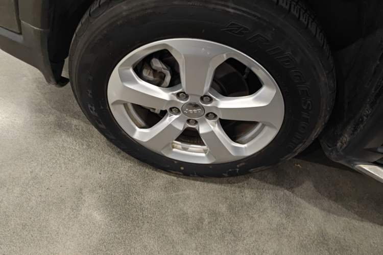 Used Jeep Compass 2019 220T Automatic Family Edition Left Front Wheel Hub