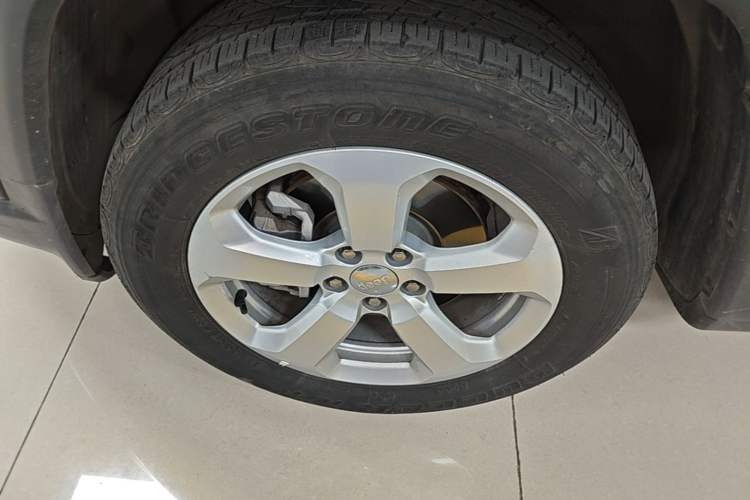 Used Jeep Compass 2019 220T Automatic Enjoyment Version Left Front Wheel Hub