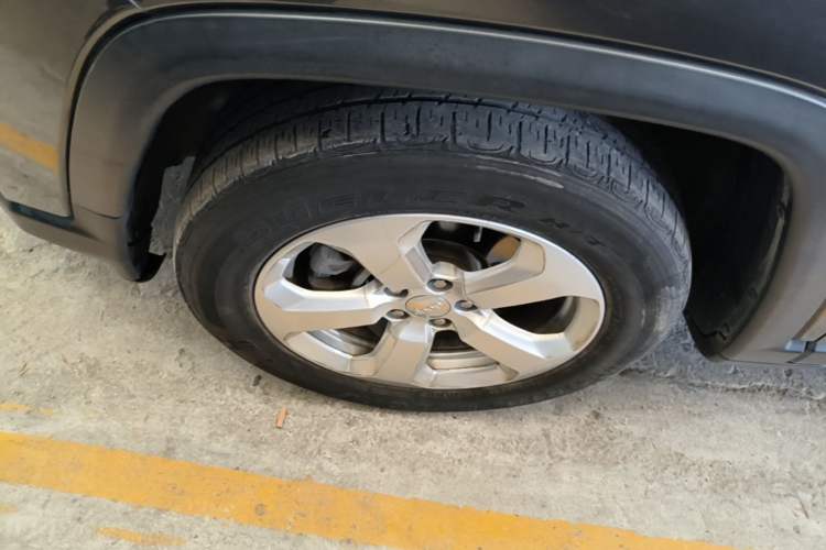 Used Jeep Compass 2019 220T Automatic Family Edition Left Front Wheel Hub