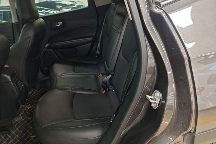 Used Jeep Compass 2019 220T Automatic Enjoyment Version Left Rear Seat