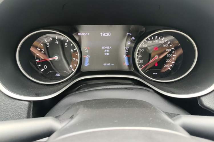 Used Jeep Compass 2019 220T Automatic Family Edition Odometer Close Up