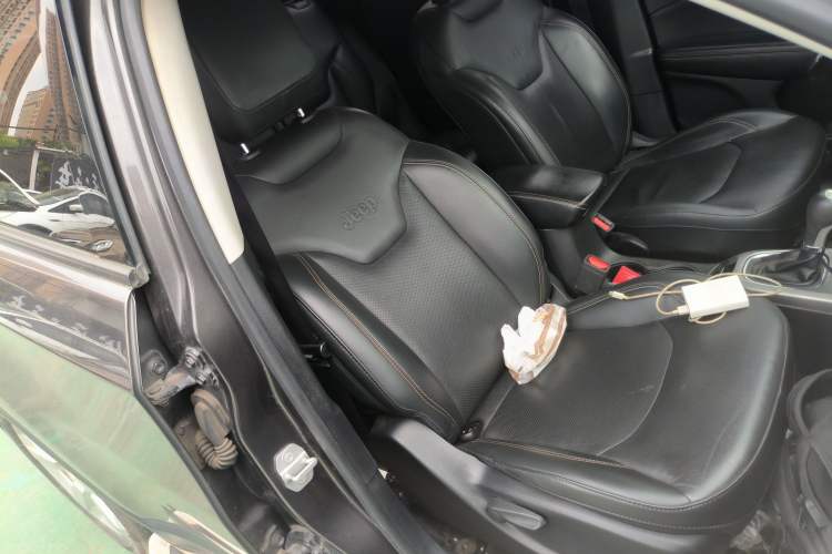 Used Jeep Compass 2019 200T Automatic Family Edition - Connected Large Screen Version Right Front Seat