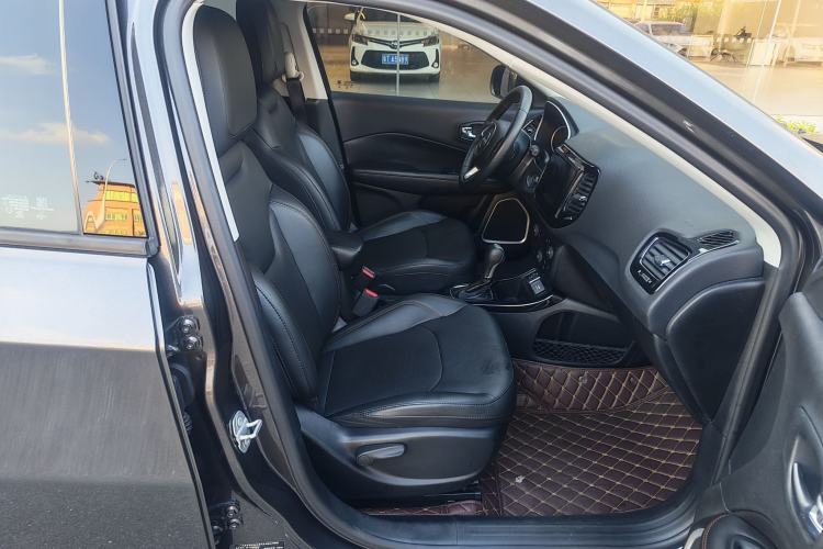 Used Jeep Compass 2019 220T Automatic Family Edition Right Front Seat