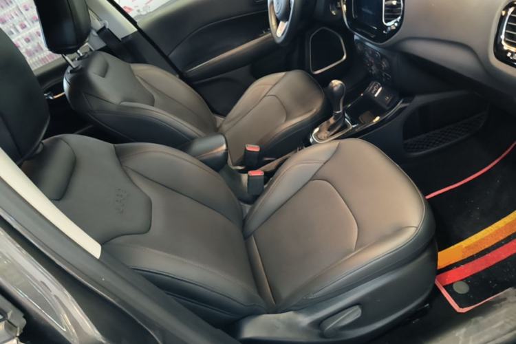 Used Jeep Compass 2019 220T Automatic Family Edition Right Front Seat