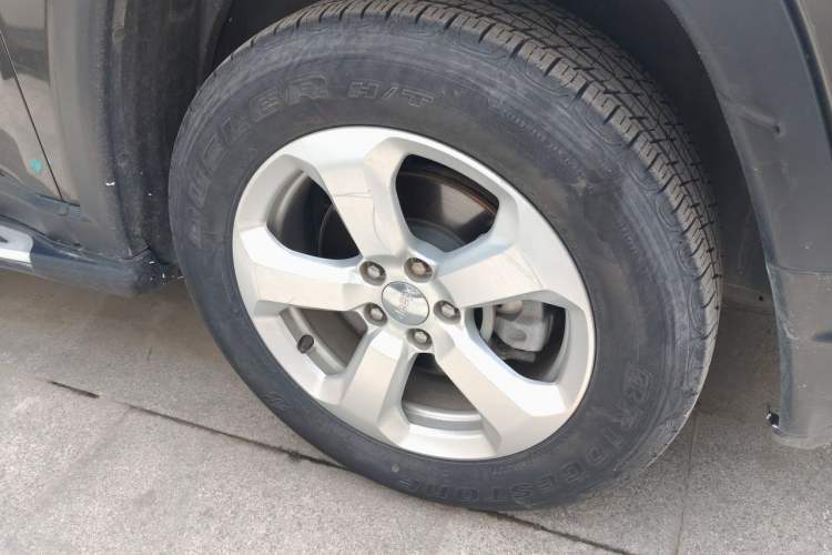 Used Jeep Compass 2019 220T Automatic Family Edition Right Front Wheel Hub
