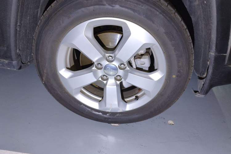 Used Jeep Compass 2019 220T Automatic Family Edition Right Front Wheel Hub