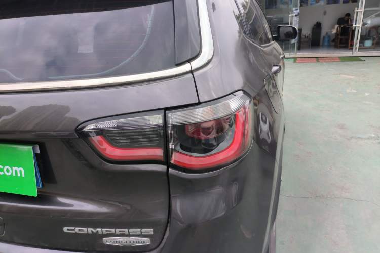 Used Jeep Compass 2019 200T Automatic Family Edition - Connected Large Screen Version Right Rear Taillight