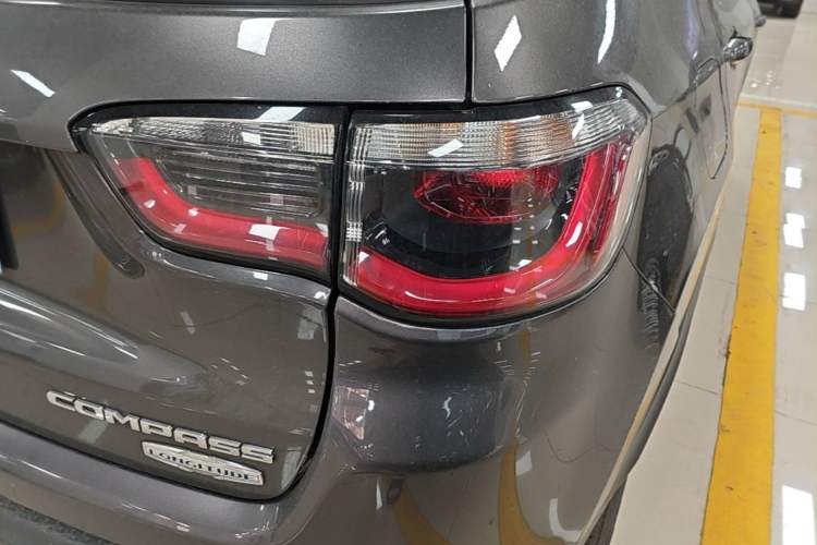 Used Jeep Compass 2019 220T Automatic Enjoyment Version Right Rear Taillight