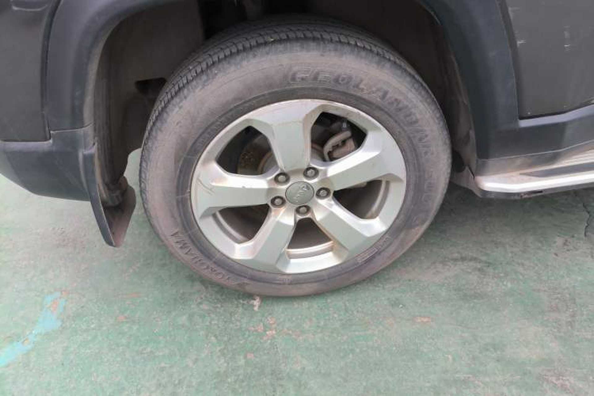 Used Jeep Compass 2019 200T Automatic Family Edition - Connected Large Screen Version Right Rear Wheel Hub
