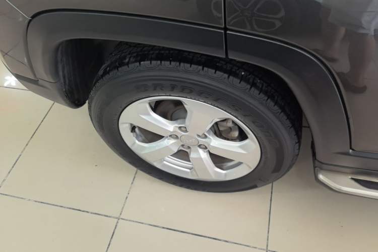 Used Jeep Compass 2019 220T Automatic Family Edition Right Rear Wheel Hub