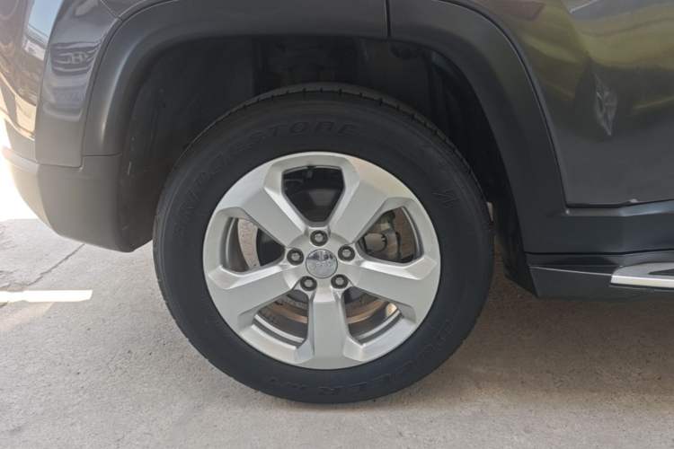 Used Jeep Compass 2019 220T Automatic Family Edition Right Rear Wheel Hub