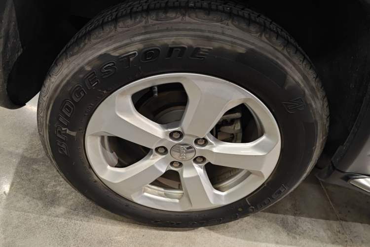 Used Jeep Compass 2019 220T Automatic Family Edition Right Rear Wheel Hub