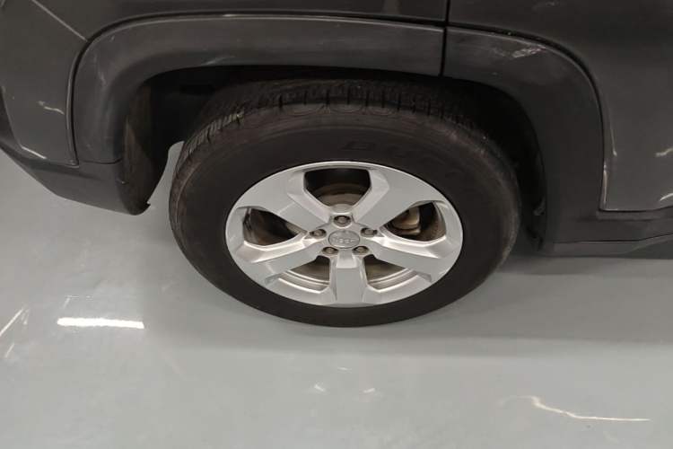 Used Jeep Compass 2019 220T Automatic Family Edition Right Rear Wheel Hub