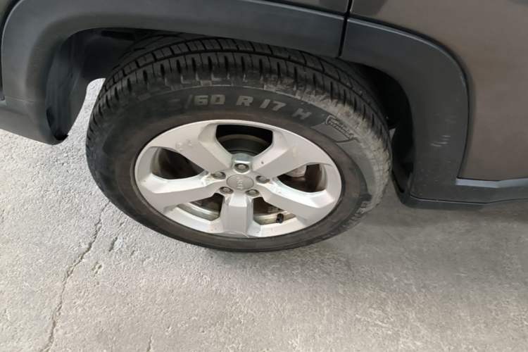 Used Jeep Compass 2019 220T Automatic Family Edition Right Rear Wheel Hub