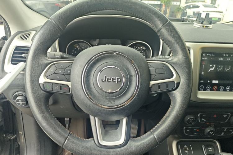 Used Jeep Compass 2019 200T Automatic Family Edition - Connected Large Screen Version Steering Wheel