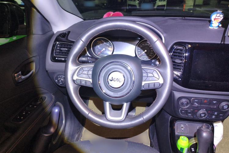 Used Jeep Compass 2019 220T Automatic Family Edition Steering Wheel