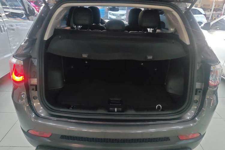 Used Jeep Compass 2019 220T Automatic Family Edition Trunk