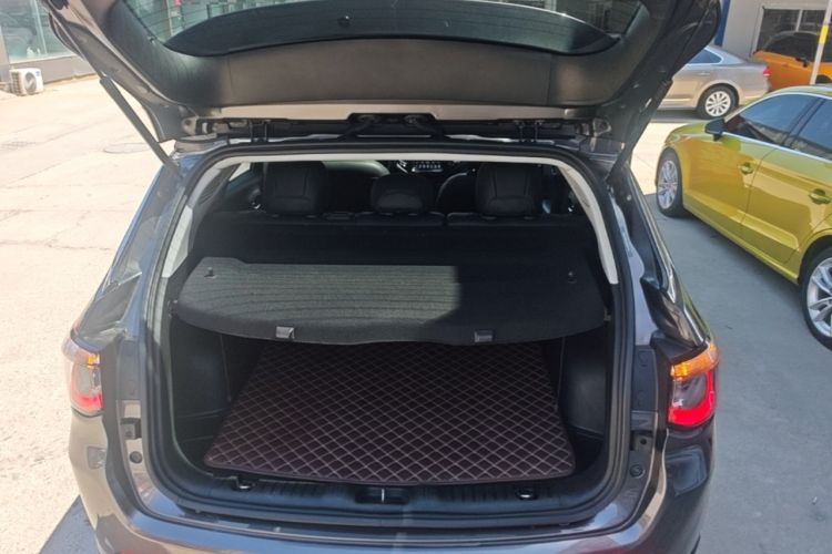 Used Jeep Compass 2019 220T Automatic Family Edition Trunk