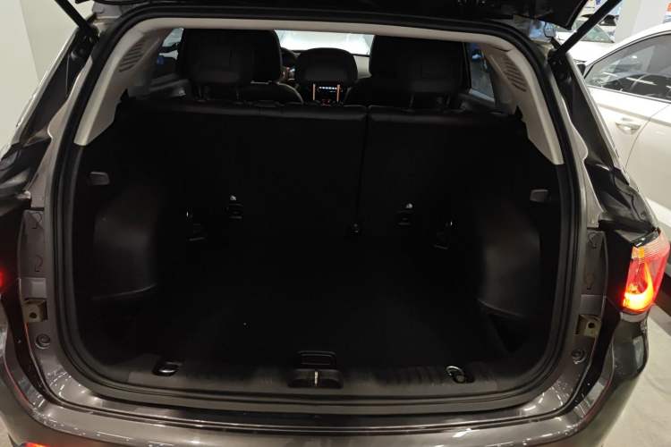 Used Jeep Compass 2019 220T Automatic Family Edition Trunk