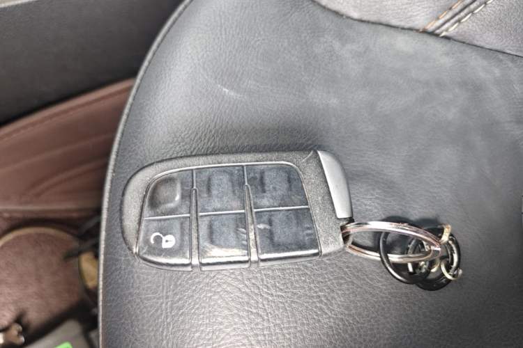 Used Jeep Compass 2019 200T Automatic Family Edition - Connected Large Screen Version Vehicle Key