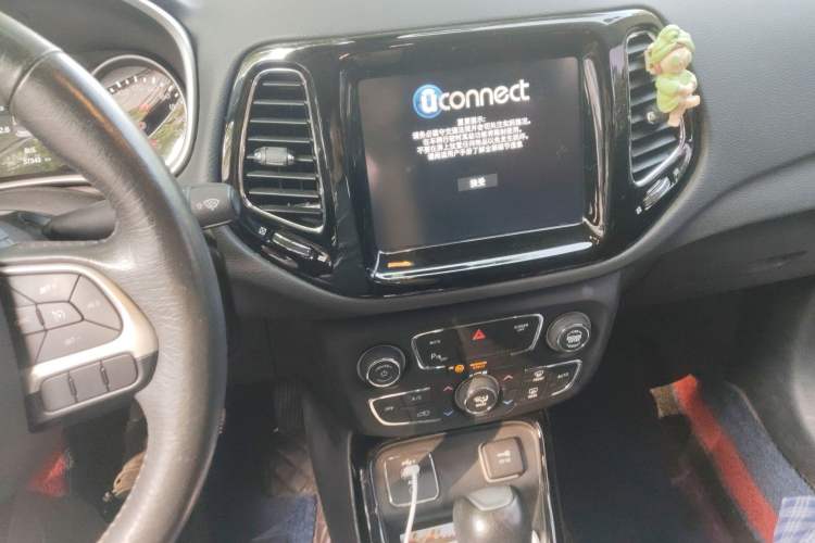 Used Jeep Compass 2019 220T Automatic Family Edition Audio And AC Panel