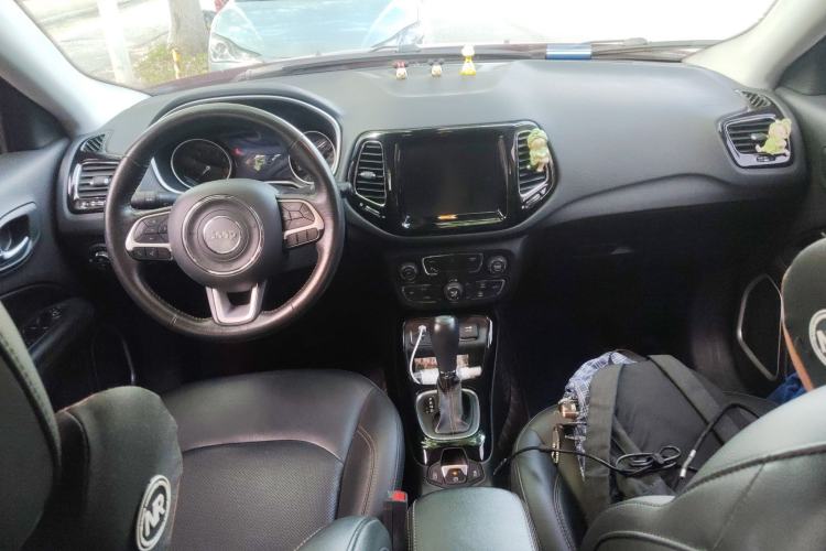 Used Jeep Compass 2019 220T Automatic Family Edition Center Console