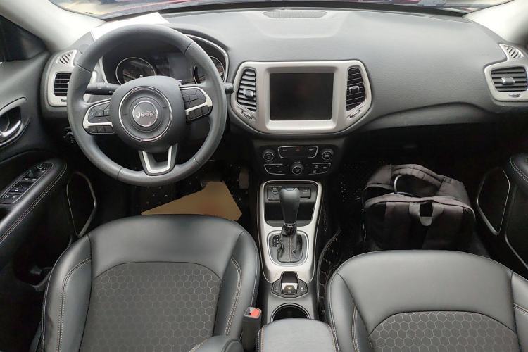 Used Jeep Compass 2019 220T Automatic Enjoyment Version Center Console