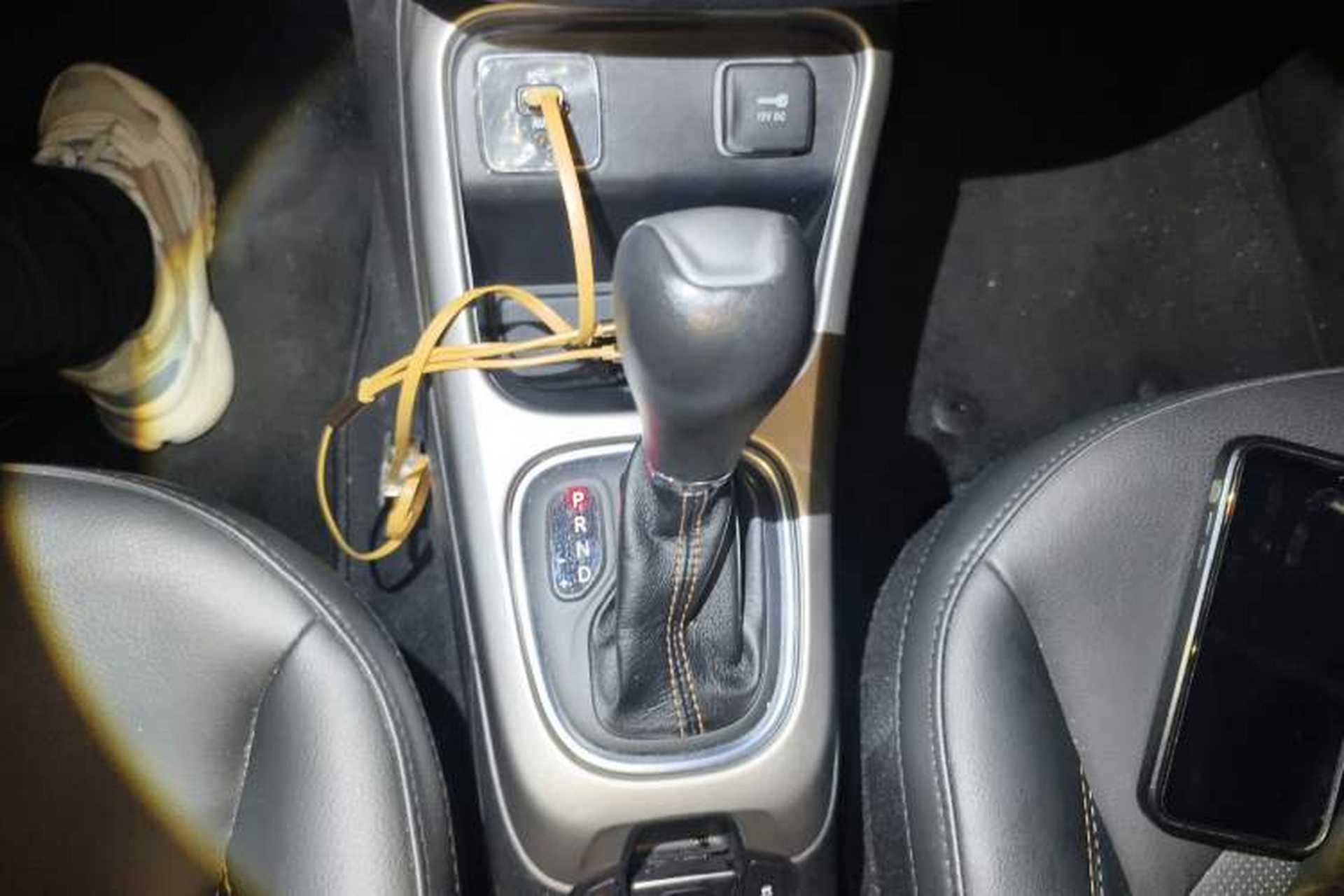 Used Jeep Compass 2019 200T Automatic Family Edition - Connected Large Screen Version Gear Lever