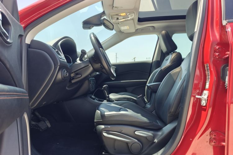 Used Jeep Compass 2019 220T Automatic Family Enjoyment Four-Wheel Drive Edition Interior 2