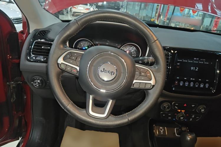 Used Jeep Compass 2019 220T Automatic Family Edition Steering Wheel