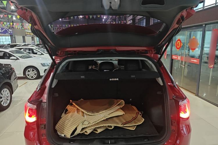 Used Jeep Compass 2019 220T Automatic Family Edition Trunk