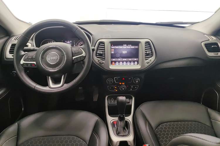 Used Jeep Compass 2019 220T Automatic Enjoyment Version Center Console