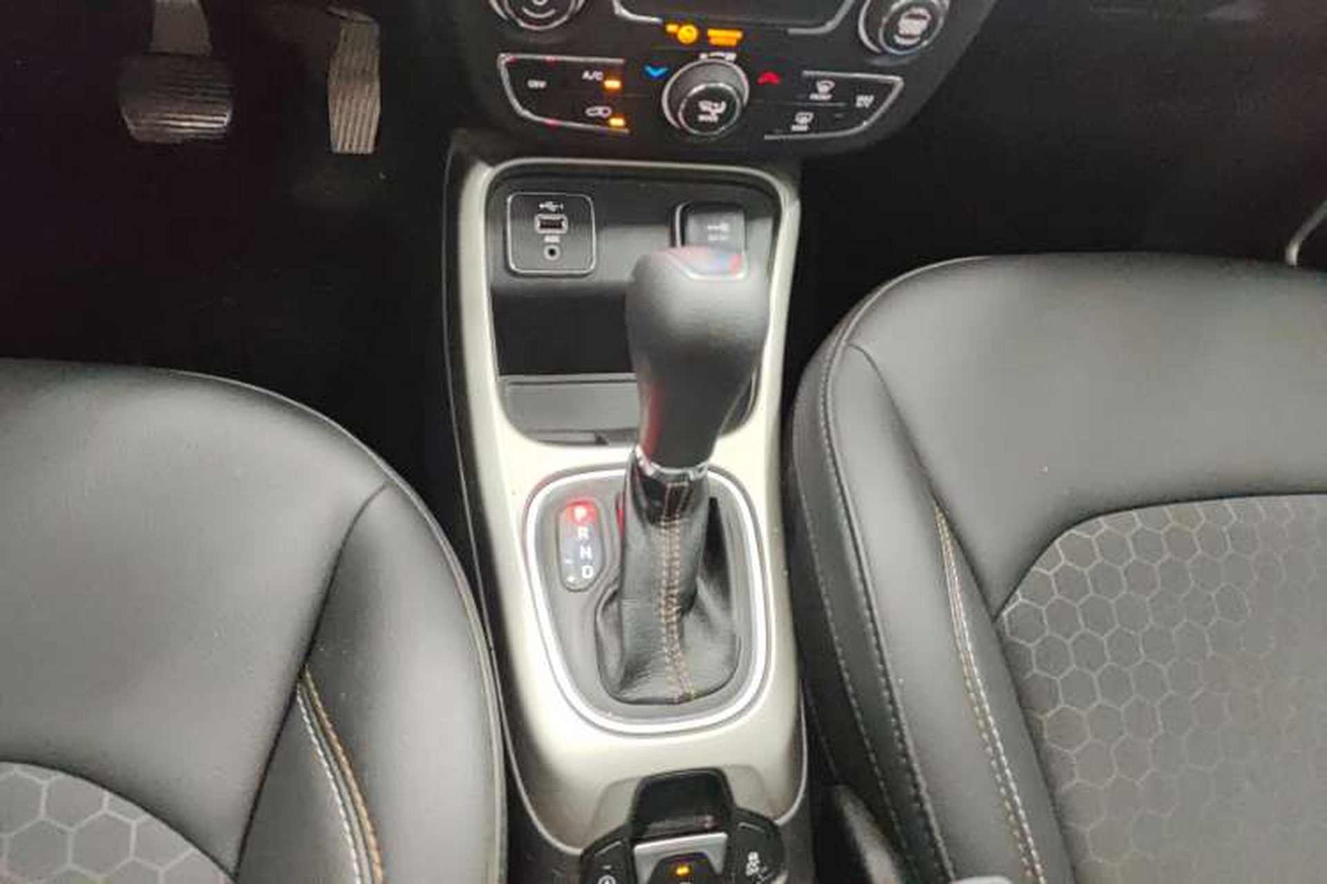 Used Jeep Compass 2019 220T Automatic Enjoyment Version Gear Lever