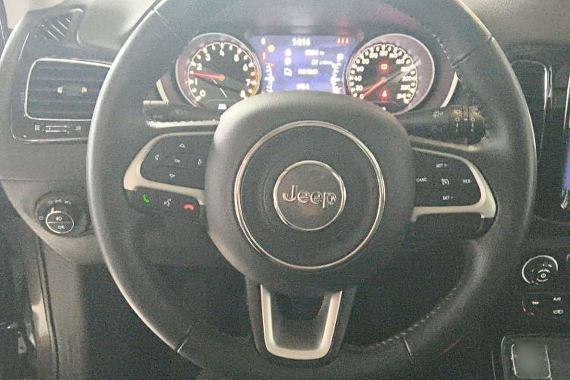 Used Jeep Compass 2019 220T Automatic Family Edition Steering Wheel