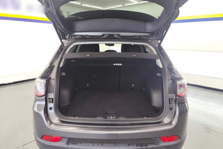 Used Jeep Compass 2019 220T Automatic Enjoyment Version Trunk