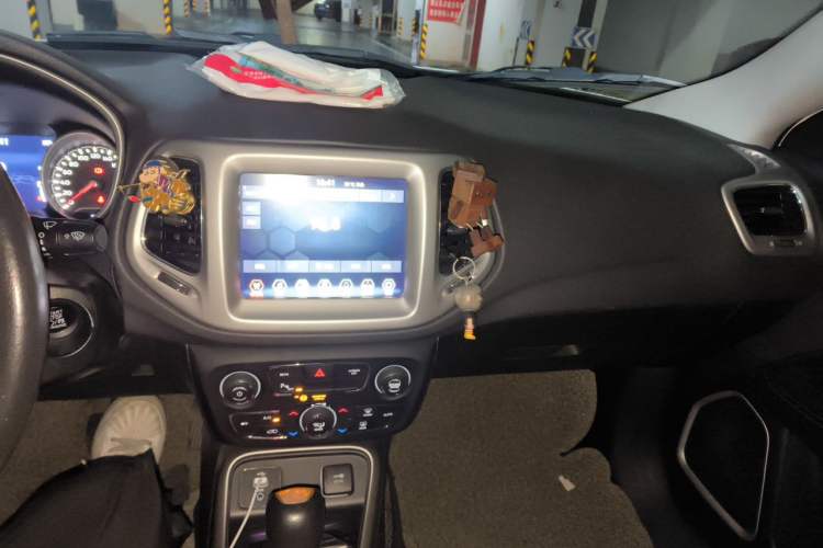 Used Jeep Compass 2019 200T Automatic Family Edition - Connected Large Screen Version Audio And AC Panel