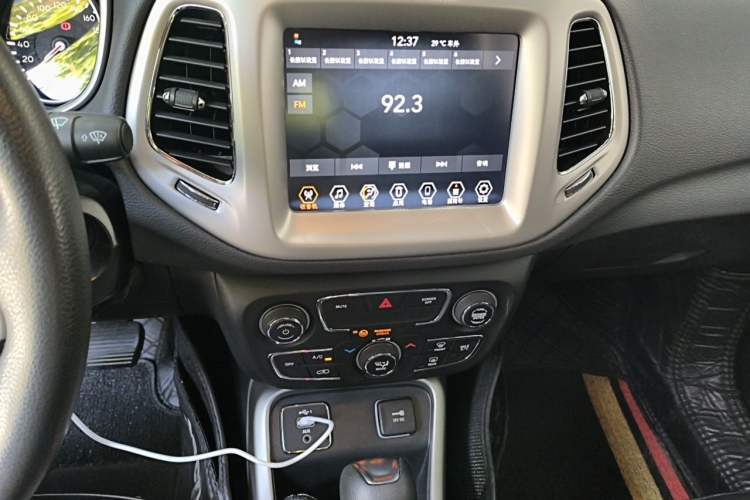 Used Jeep Compass 2019 220T Automatic Enjoyment Version Audio And AC Panel