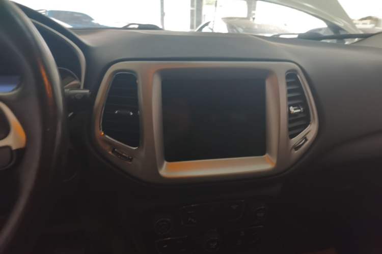 Used Jeep Compass 2019 200T Automatic Family Edition - Connected Large Screen Version Audio And AC Panel